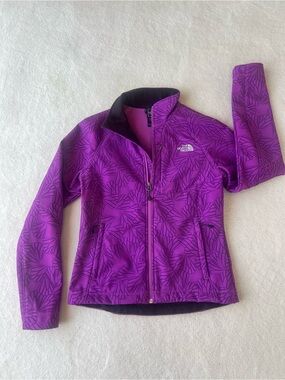 The North Face women’s Purple Printed Softshell Jacket SP